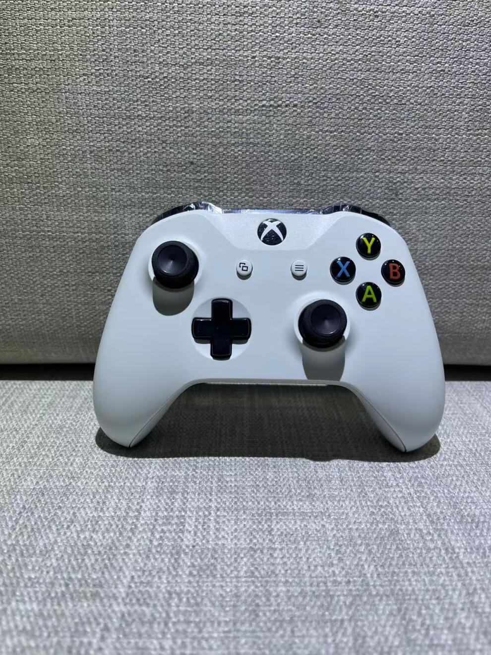 oloey有线xboxones手柄电脑xbox one震动steampc游戏手柄ones白色