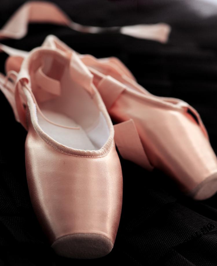 足尖鞋练功鞋 瑜伽练功鞋 绑带形体鞋gm同款小茉莉皮头缎面足尖鞋芭蕾