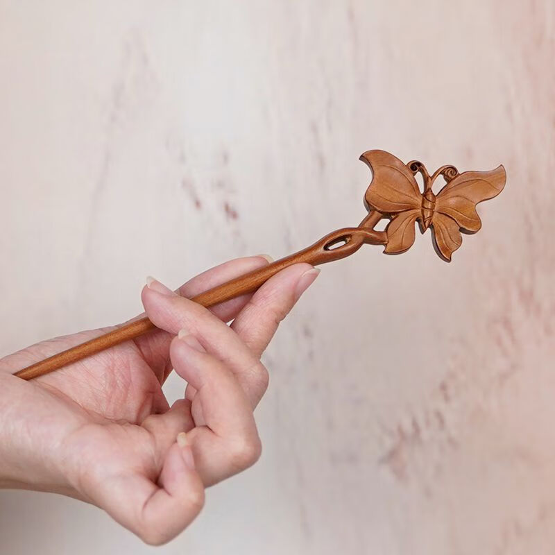 老凤凰锦仪堂蝴蝶桃木发簪简约簪子2022新款女发饰感古风盘发神器