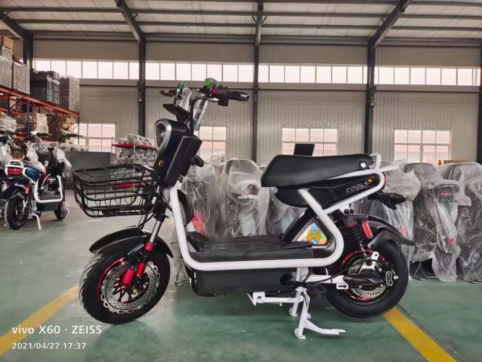 极酷s电动车双碟刹油刹60电瓶车高配青年学生男女酷车大功率配48v32a