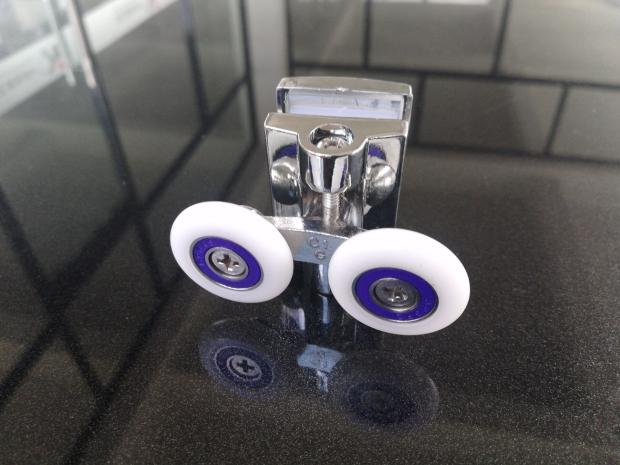 浴室门滑轮老式弧扇形沐浴房玻璃移门滚轮卫生间淋浴房隔断配件上滑轮