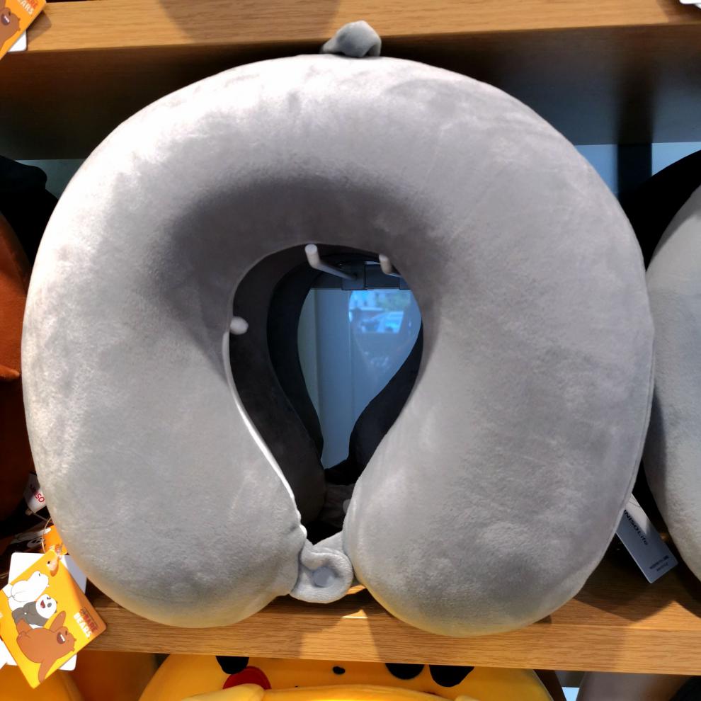 miniso名创优品玉桂狗记忆棉u型护颈枕唐老鸭柴犬米奇咱们裸熊家用