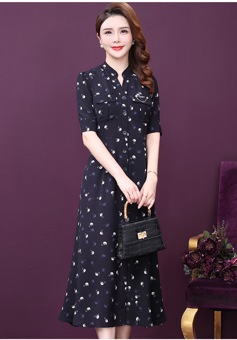 王小鸭连衣裙2022新款女夏气质法式单排扣宽松时尚百搭印花衬衫裙藏青