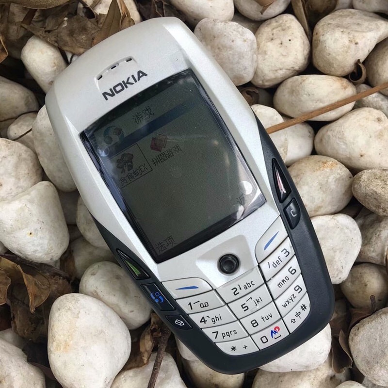 诺基亚6600 胖6珍藏原装怀旧塞班按键机学生移动 黑白色手机 2电池