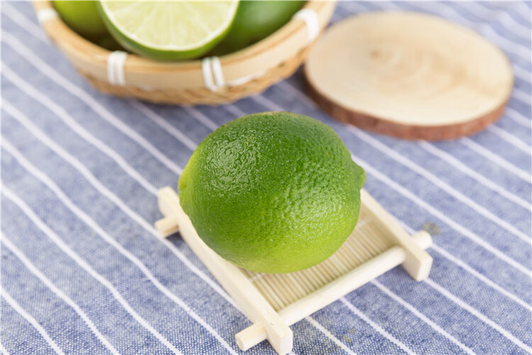 泰国进口无籽青柠檬新鲜水果现摘一级大青柠檬皮薄多汁3斤装