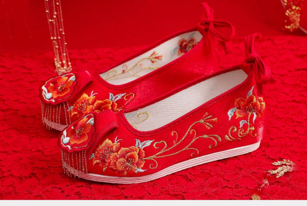 新娘秀禾婚鞋女中式配汉服珍珠婚红色翘头履古代内增高绣花汉服鞋红色