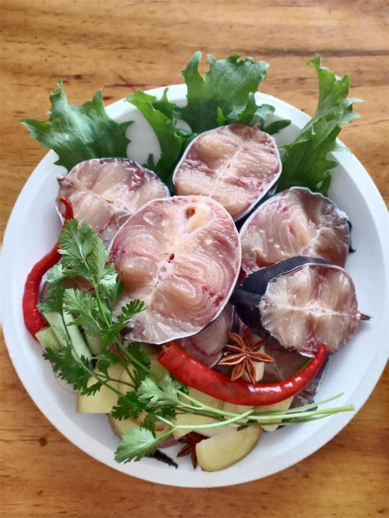 鲶鱼活体食用淡水鱼鲜活现杀大口鲶鱼八须鲶鱼750g特色铁锅炖鲶鱼