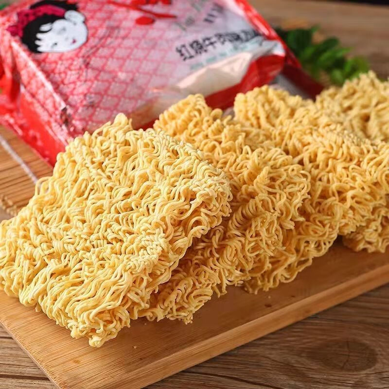 小保姆红烧牛肉方便面干脆面怀旧零食泡面整箱装小时候麻辣8090后 70g