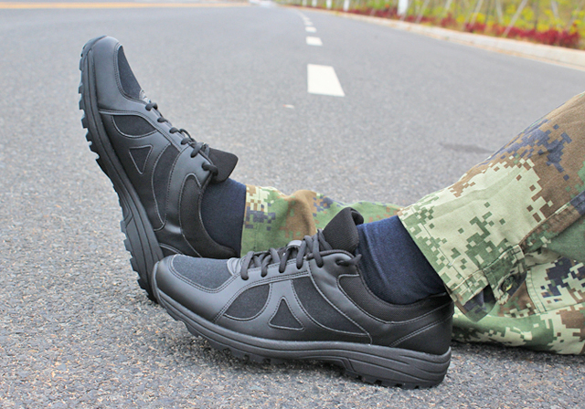 超轻16作训鞋新式07a迷彩作训鞋解放鞋胶鞋男迷彩鞋17作战靴军鞋训练
