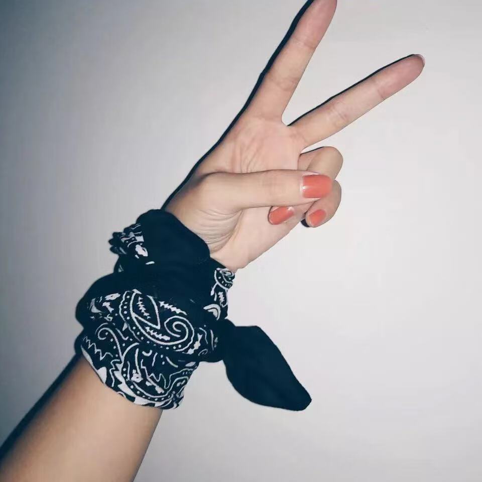 花方巾嘻哈街头领巾复古头巾潮流头带男女绑手腕发带颜色随机发一条