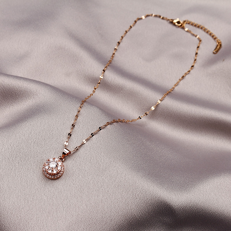 项链2021年新款女锁骨链简约气质玫瑰金钛钢短款会转动吊坠 会动的