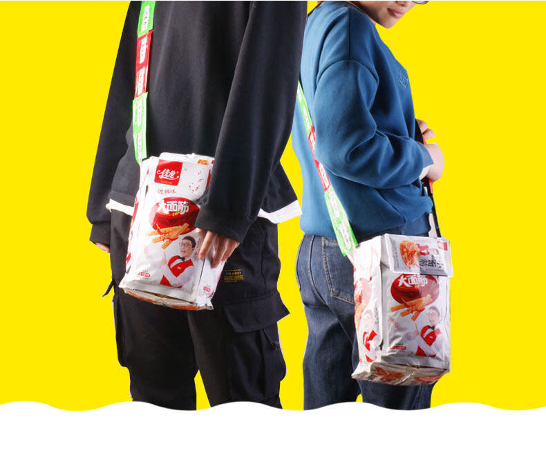抖音网红同款辣条零食零食背包小书包组合休闲超大混装斜跨款