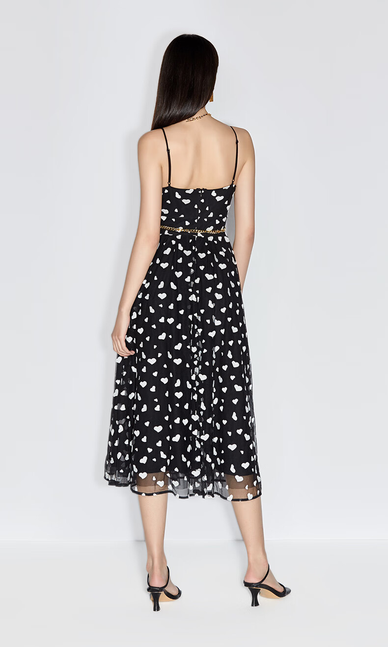 ochirly欧时力新款夏装心形刺绣收腰网纱长款吊带连衣裙女 黑色090 xs