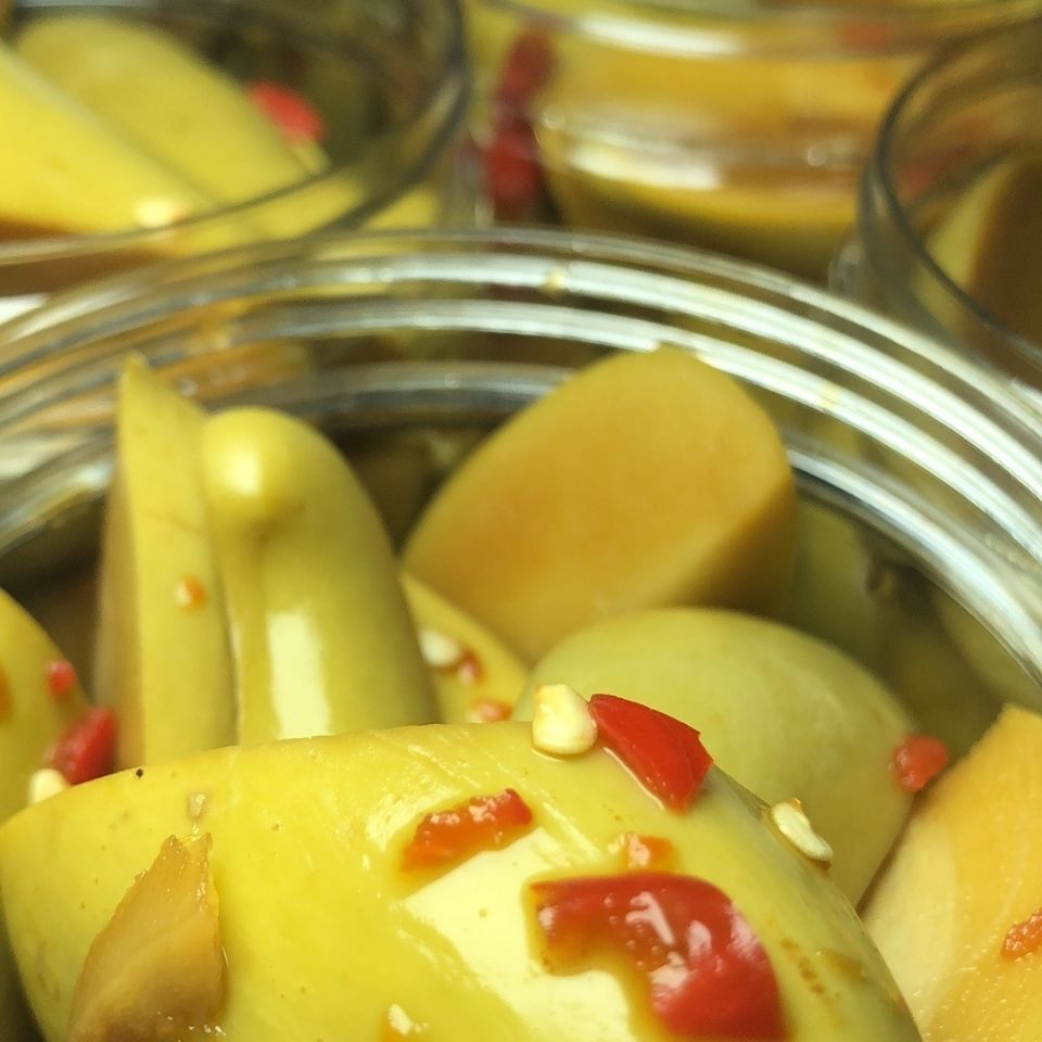 广西南宁酸辣芒果每罐250g装生吃酸嘢腌制四季青芒孕妇时令横州市酸辣