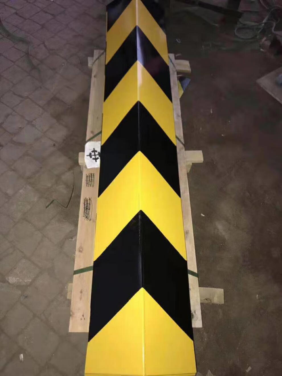 建筑工地脚手架踢脚板楼层镀锌铁皮挡脚板踢脚线安全隔离带警示带黑黄