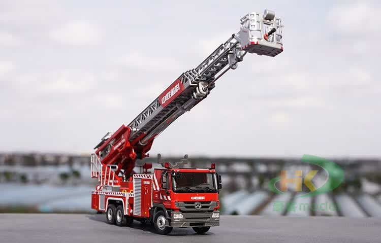 1:50合金工程车模型 奔驰卡车徐工消防车徐工dg100登高平台消防车 1