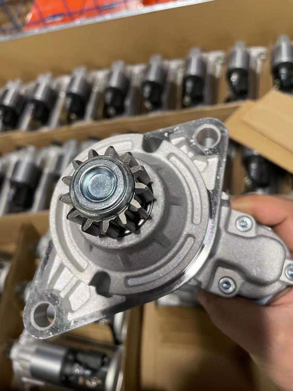 适用于大众途昂20途观l斯柯达速派14t起动机启动马达电磁开关吸拉开关