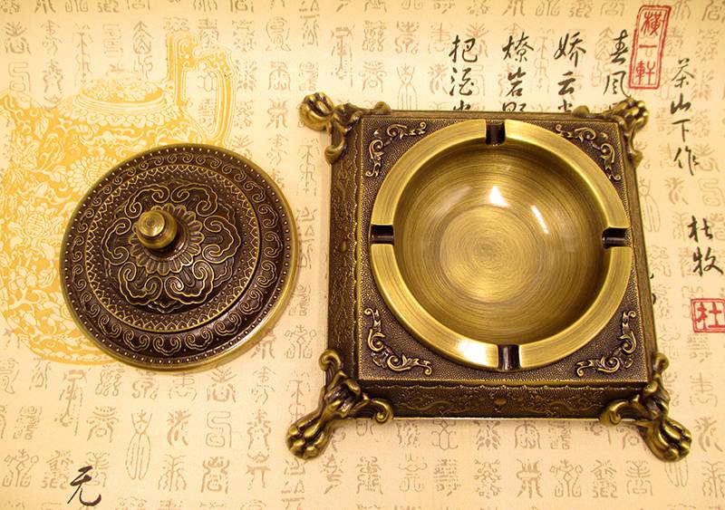 仿古纯铜烟灰缸黄铜带盖烟缸商务礼品家居办公室装饰摆件 大号复古铜