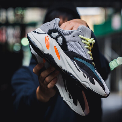 yeezy 700 43