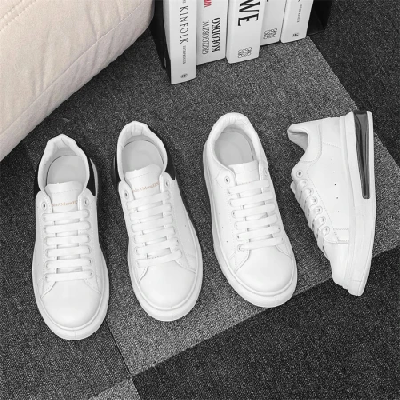 [Brand Special] McQueen White Shoes Men's 2022 Spring and Autumn Casual Board Shoes Men's McQueen White Shoes Versatile Comfortable Light Breathable Heightening Sports Shoes 8853 White Black 41