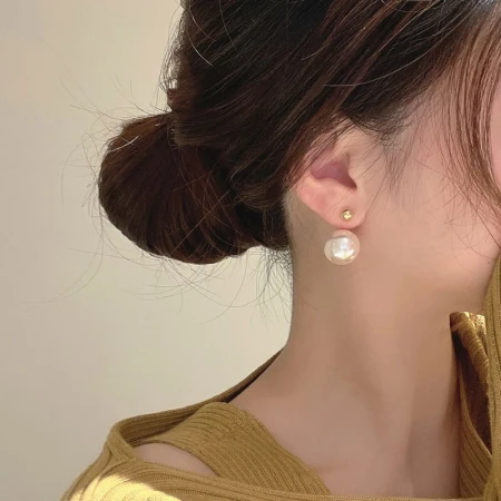 YYEU pearl earrings femininity earrings high-end atmospheric earrings light luxury niche design earrings unique earrings female gift for girlfriend pearl earrings