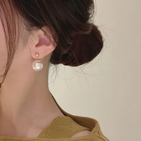 YYEU pearl earrings femininity earrings high-end atmospheric earrings light luxury niche design earrings unique earrings female gift for girlfriend pearl earrings