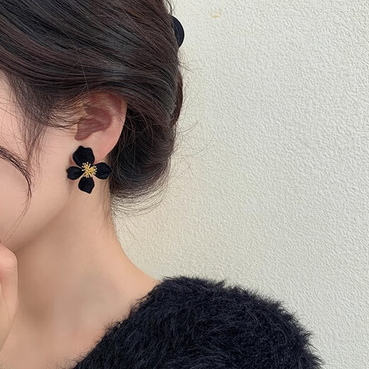 Idel niche design French light luxury high-end temperament black flower earrings women's unique earrings 2025 new earrings A4X105 black flower E3176