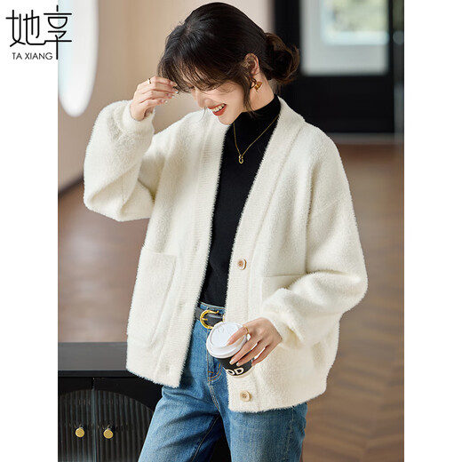 She enjoys autumn and winter knitted cardigan women's plush coat sweater cardigan V-neck thick knitted top T144Z3008