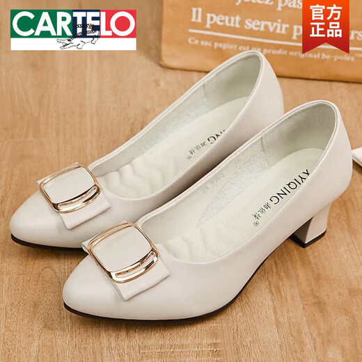 卡帝乐鳄鱼（CARTELO）单鞋女鞋子夏季真皮软底高跟鞋妈妈鞋春秋中跟一脚蹬中年女士皮鞋 J-9903米白色(跟高4.5cm) 40