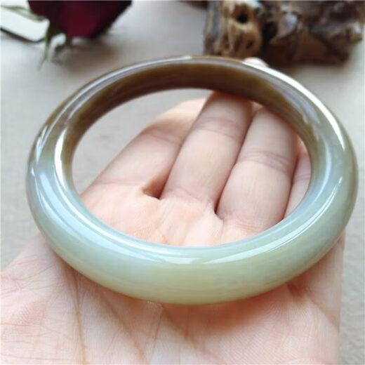 XPEL Hong Kong y Macao Calidad de alta gama Xinjiang Hetian Jade Pulsera y brazalete Blues Blues Date Green azúcar blanca Jade azúcar verde Jade Número 9754 Círculo de la boca 57.5 mm