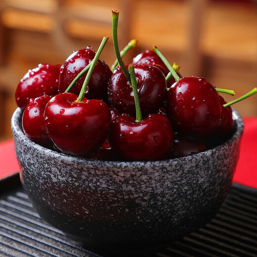 Jingdida Chile imported cherries 4J grade extra large fruit 3Jin Jin is equal to 0.5kg, single fruit 32-34mm, fresh fruit gift box sent directly from the source