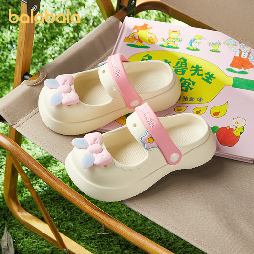 Sandales pour enfants de Balabala pour filles été 2025 Nouvelles filles à chaud bébé enfants de taille moyenne sport sandales d'été pour chaussures pour enfants
