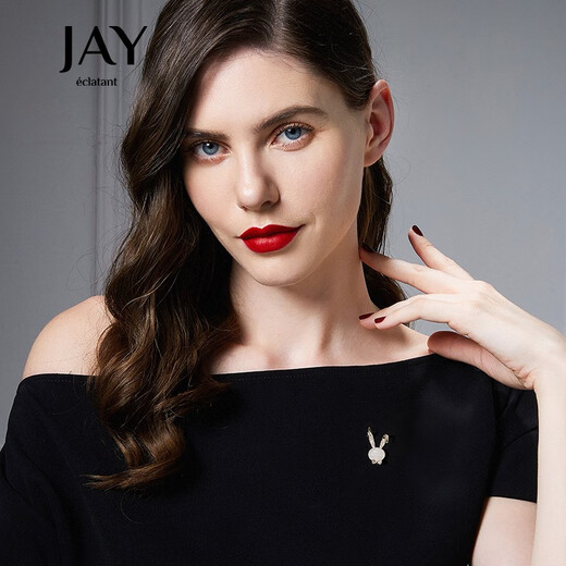 Jay rabbit brooch, cute corsage for women’s zodiac year, birthday gift for elders, mother and mother-in-law