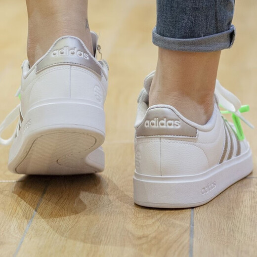 阿迪达斯 （adidas）板鞋女鞋2025夏季新款皮质小白鞋复古运动鞋舒适时尚低帮休闲鞋 GW9215白色金属色 38