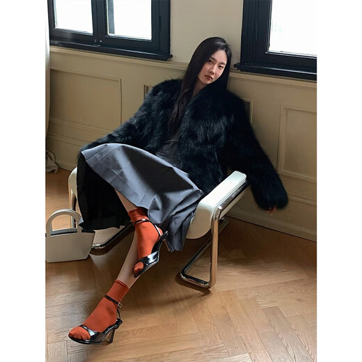 
Fu Zhien black sugar champagne imported from Finland saga fox fur coat fashionable cardigan fur coat winter temperament black L