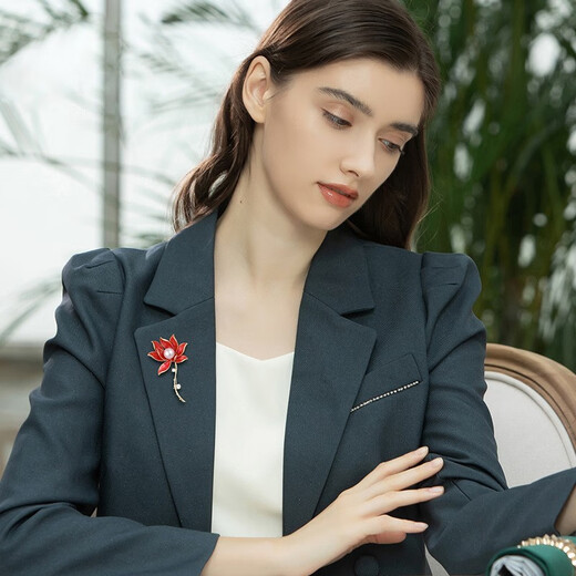 QUAMER gold store model blue lotus retro brooch, high-end women's new year, exquisite design, niche corsage, love red lotus