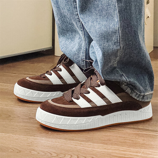 SUPNBA21 Shark Bread Chaussures 2025 Nouvelle marque Fashion Marque épaisse Sole Chaussures Sports décontractés Skateboard TRENDY SHOING SHOWNABLE CONSUCHEM