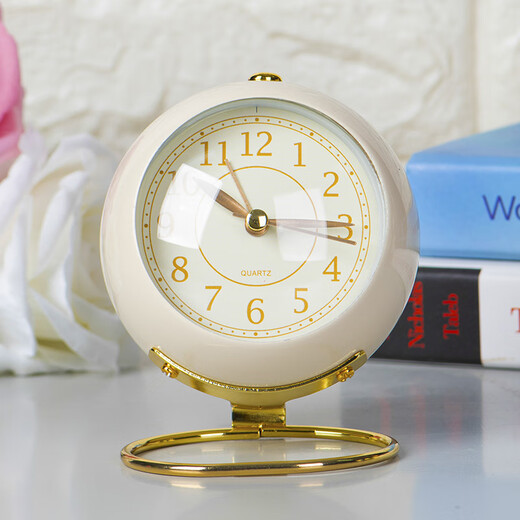 Wholesale light luxury style retro small table clock alarm clock metal French classic student bedside desk decorative ornaments off-white