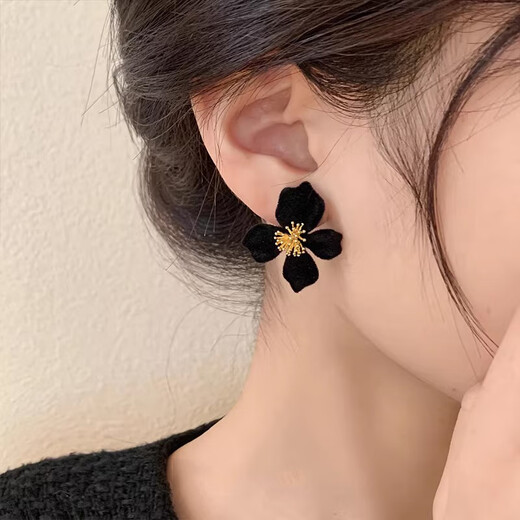 Idel niche design French light luxury high-end temperament black flower earrings women's unique earrings 2025 new earrings A4X105 black flower E3176