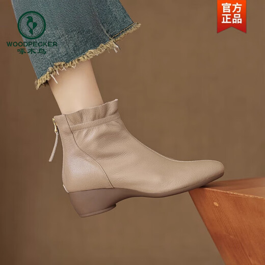 Woodpecker lambskin short boots for women 2025 new spring and autumn wedge heel small fragrant style flat ankle boots super soft bare boots pointed toe single boots black upgraded version 35