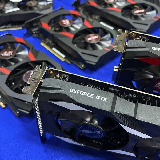 ASUS GTX1050TI 4G Double fans Hellhound 99 Nouveau ensemble de garantie de deux ans Carte graphique en direct