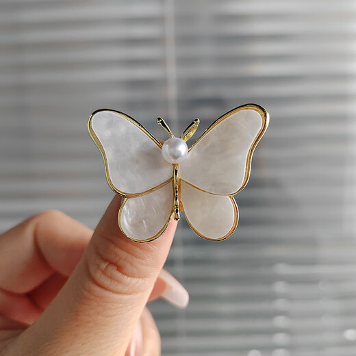SNQP 3rd anniversary limited edition 2000 copies 2025 new Swarovski butterfly brooch for women sweet white