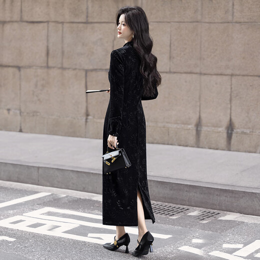 Sibaishe new Chinese style dress 2025 autumn new women's national style buckle embossed back slit cheongsam