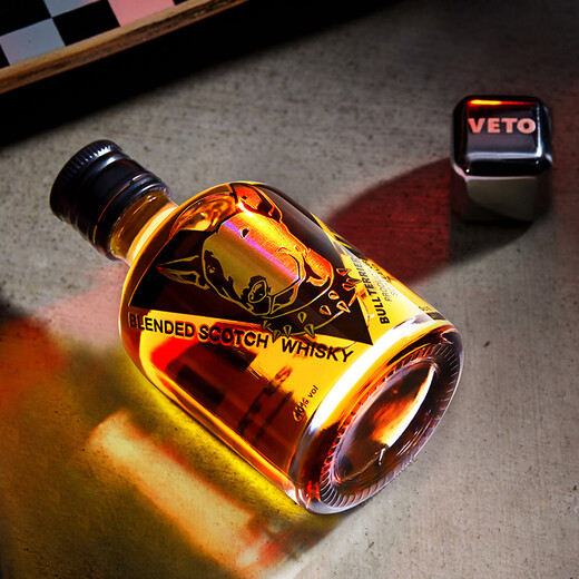 Bull terrier (VETO) Scotland blended whisky original bottle imported foreign wine, ale spirit, rich flower and fruit aroma small wine bottle 40 100ml 1 bottle