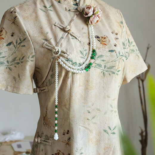 Du Ti's ancient style cheongsam pressed front lotus pearl tassel butterfly pendant Hanfu pressed front chest pendant decorative brooch accessories Cheongsam pressed front Yunyuezhi