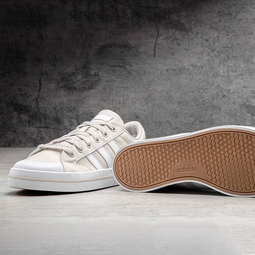 阿迪达斯 （adidas）帆布鞋男鞋复古运动鞋百搭低帮休闲鞋板鞋海外直邮 AW3889白色 42