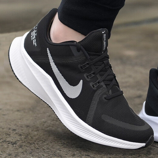 耐克（NIKE）跑步鞋男鞋2025夏季新款AIRZOOM气垫舒适回弹减震耐磨休闲运动鞋 DA1105-006/飞线/黑白/店长推荐 44