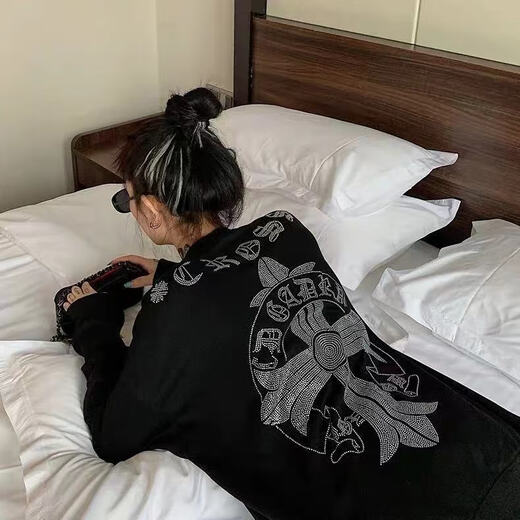 Shangjianfen women's niche 2025 spring and autumn new ins trendy brand hot diamond sweatshirt for women European and American heavy industry Sanskrit cross loose cross hot diamond sweatshirt - black high quality thin section XXS recommended 10Jin Jin equal to 0.5 kg or less