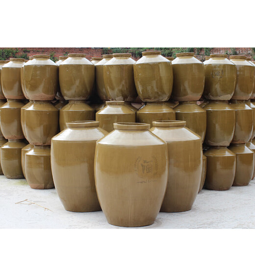 Thickened earthenware wine jar, large wine jar, white wine 50 Jin, Jin equals 0.5 kg. Ceramic wine jar, 100 Jin, Jin equals 0.5 kg. Household water capacity 40 Jin, Jin equals 0.5 kg. Thickened