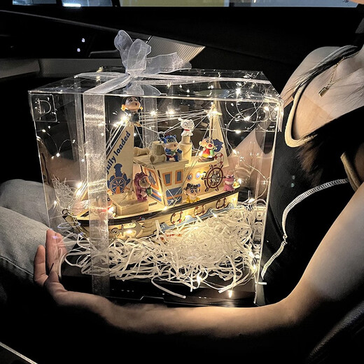 优内特送女友朋友的蜡笔小新系列摆件灯手办生日礼物女生孩61六一儿童节 蜡笔小新送祝福一帆风顺【透明礼盒+礼袋+贺卡】